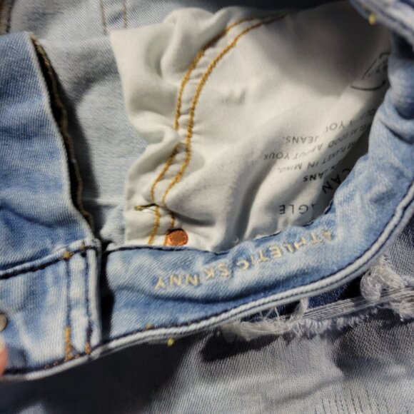 American Eagle Jeans Mens 31x32 Athletic Skinny Light Wash Distressed - Picture 4 of 9